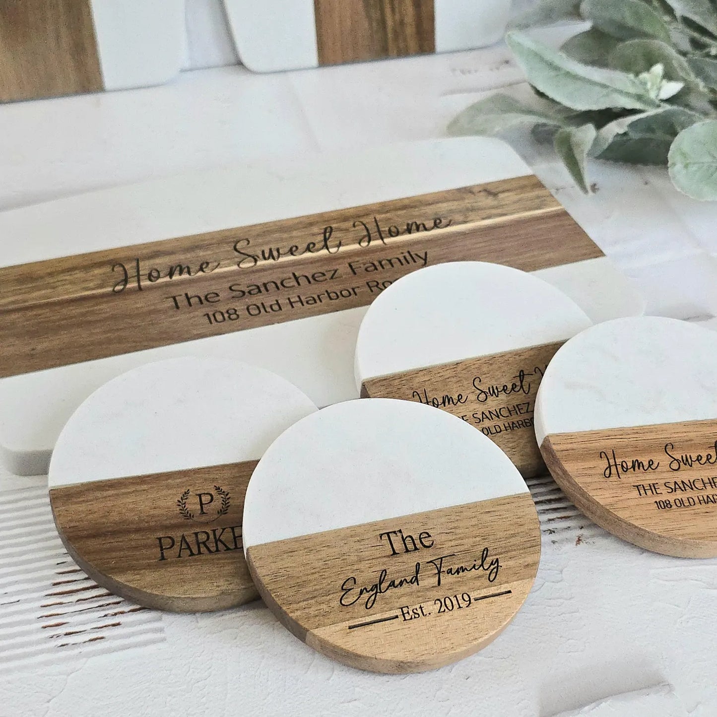 Personalized Marble & Acacia Cutting Board – With Engraved Coaster Set