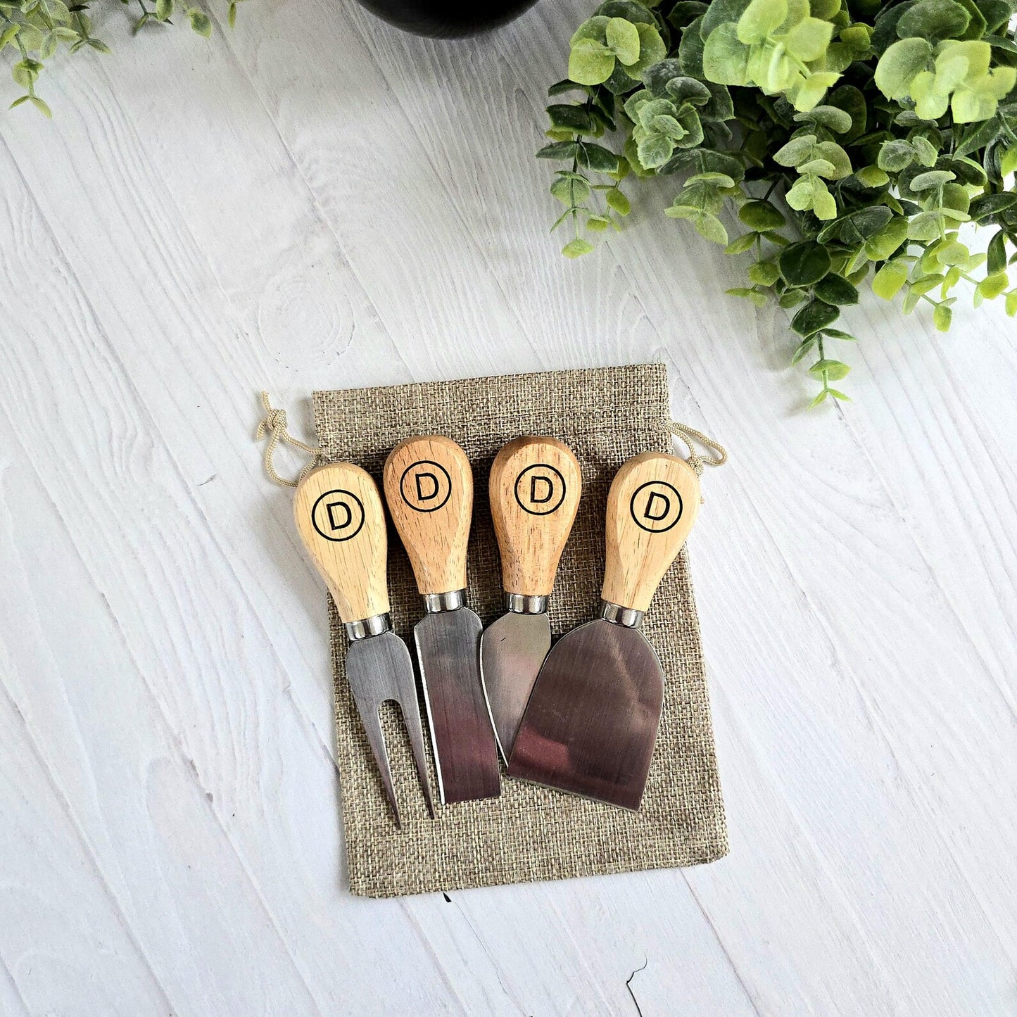 Personalized Cheese Knife Set – Engraved Wooden Handle