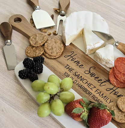 Personalized Marble & Acacia Serving Board – With Cheese Utensils